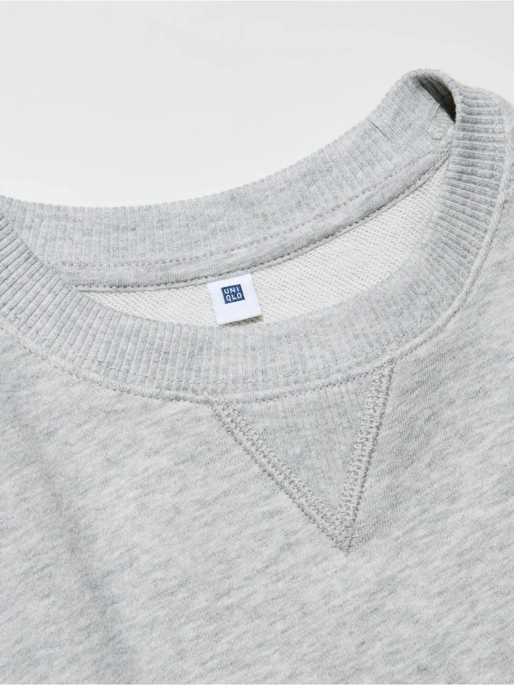 NWT Uniqlo KIDS Ultra Stretch Sweatshirt 5-6t